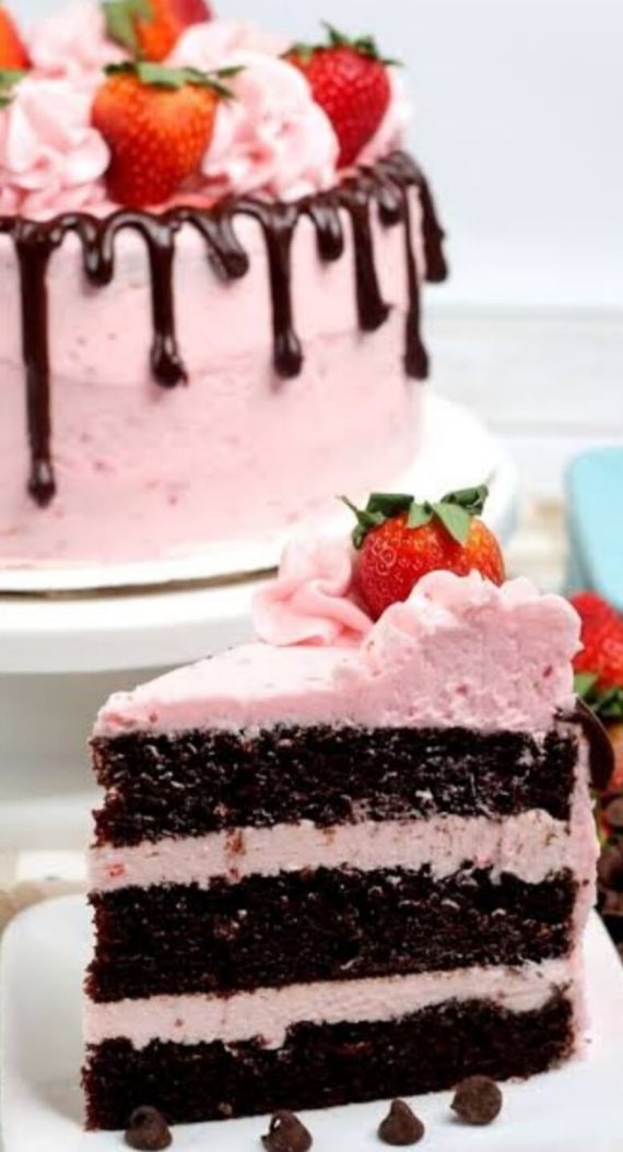 Choco Strawberry Blast Cake Designs, Images, Price Near Me
