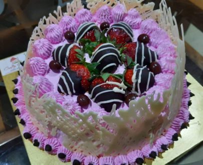 Fresh Strawberry Crush Filling Cake Designs, Images, Price Near Me