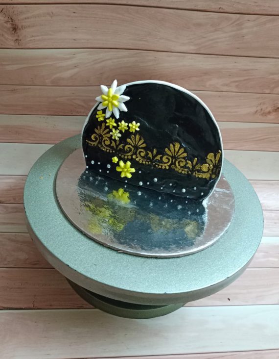 Standing Cake Designs, Images, Price Near Me