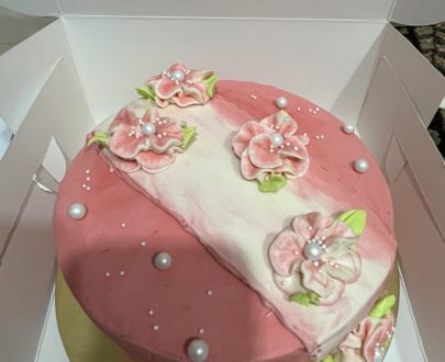 Customised Vanilla Cake Designs, Images, Price Near Me