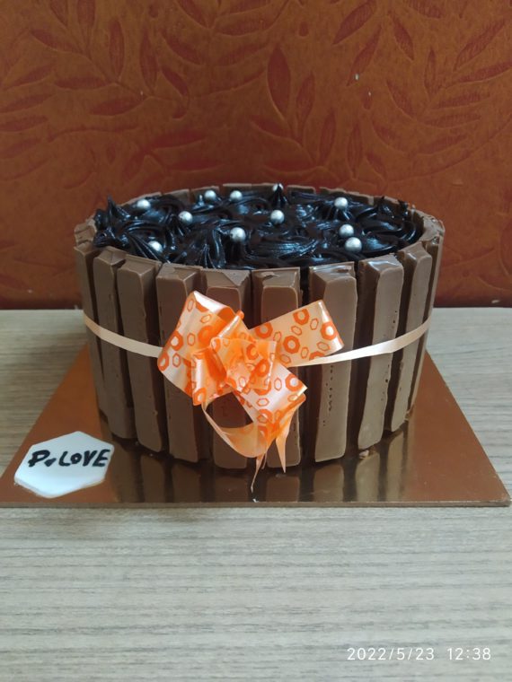 KitKat Truffle Chocolate Cake Designs, Images, Price Near Me