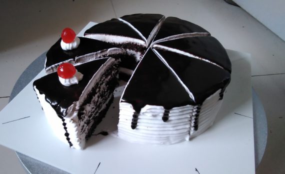 Black Forest Pastries (6 Pieces) Designs, Images, Price Near Me