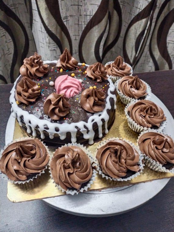 Chocolate Truffle Cake Designs, Images, Price Near Me