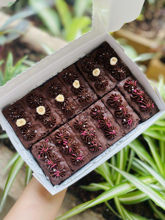 Eggless Ganache Brownies (12 pcs) Designs, Images, Price Near Me